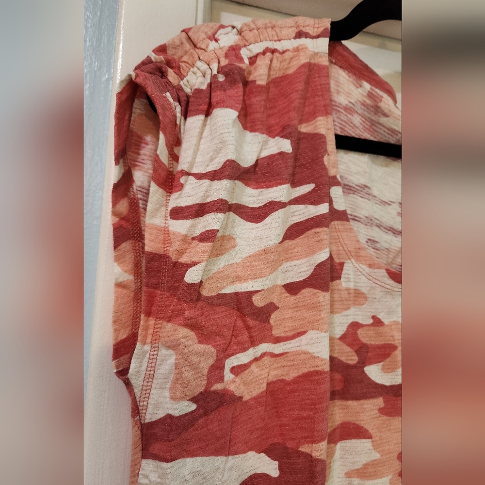 Women's Talbots Pink Camo Shirt, Size L - Picture 4 of 9